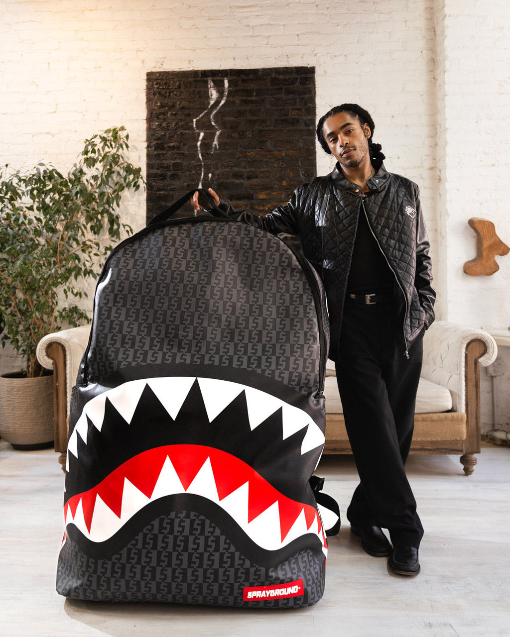 SPRAYGATTI REVV BIGGEST BACKPACK IN THE WORLD