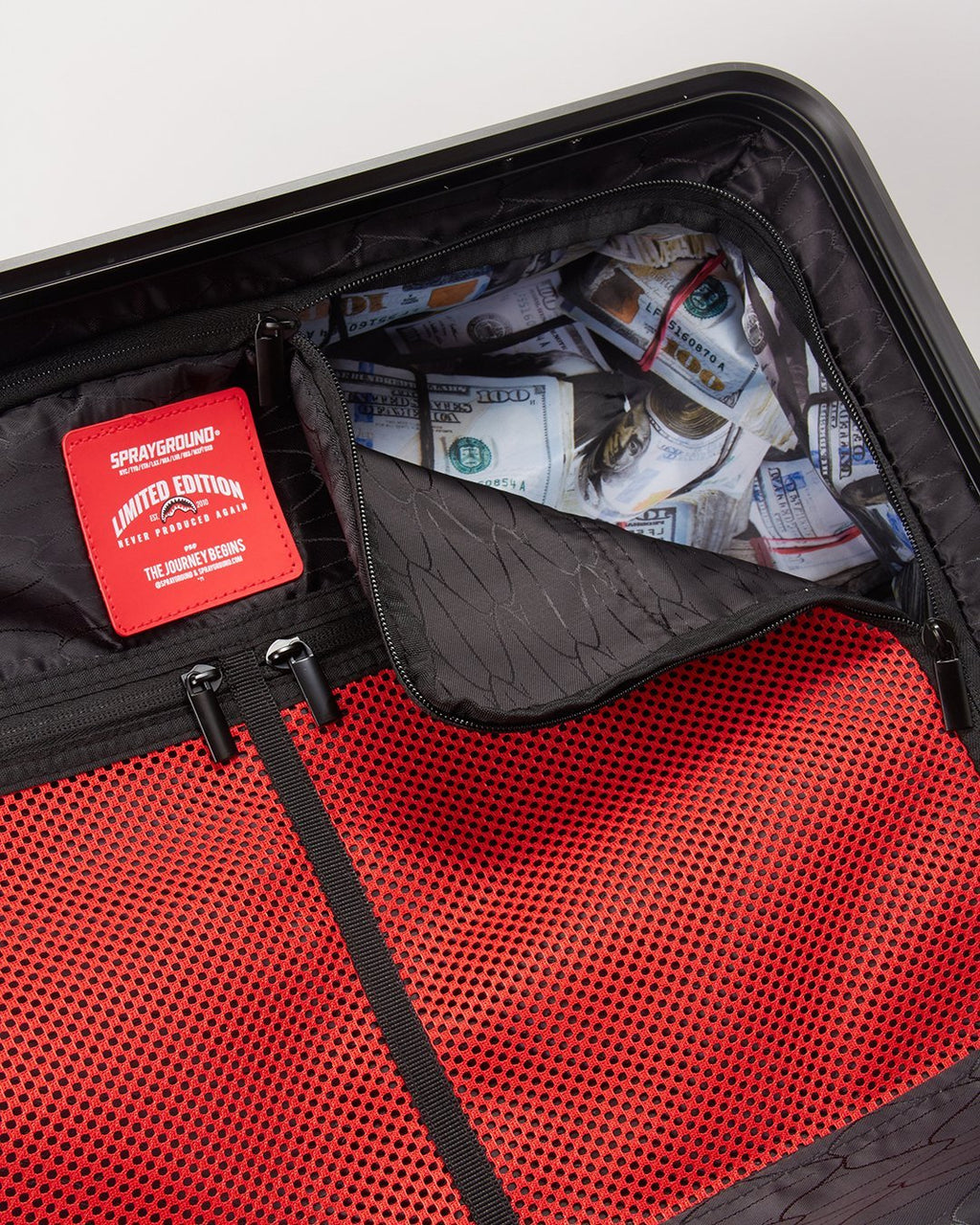 SHARKFLOWER 29.5? FULL-SIZE SHARKNAUTICS LUGGAGE