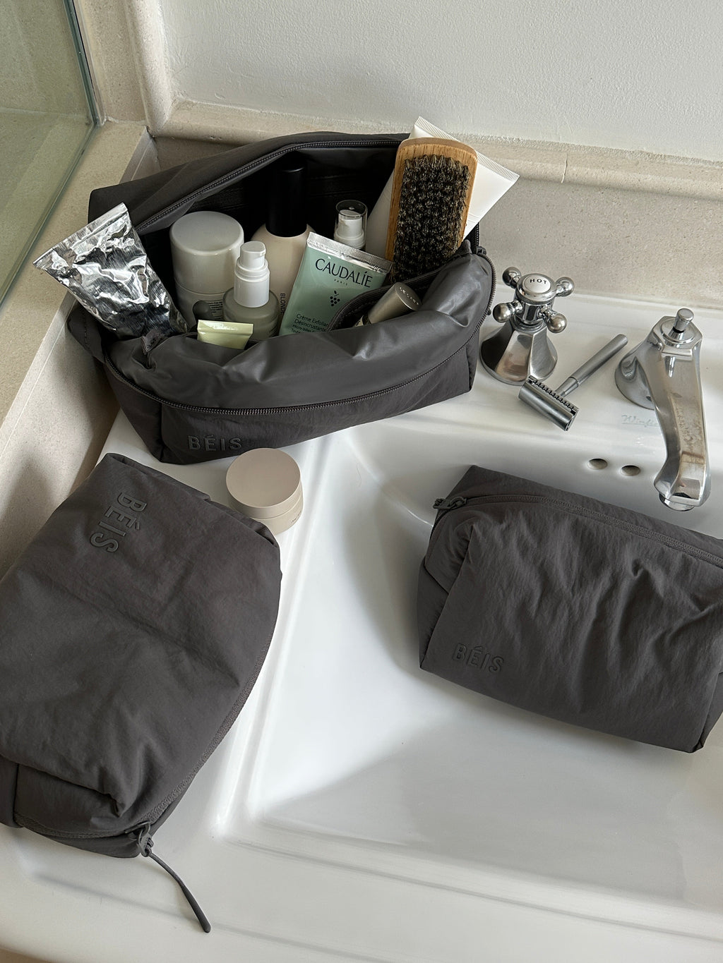 The Air Pouch Set in Charcoal