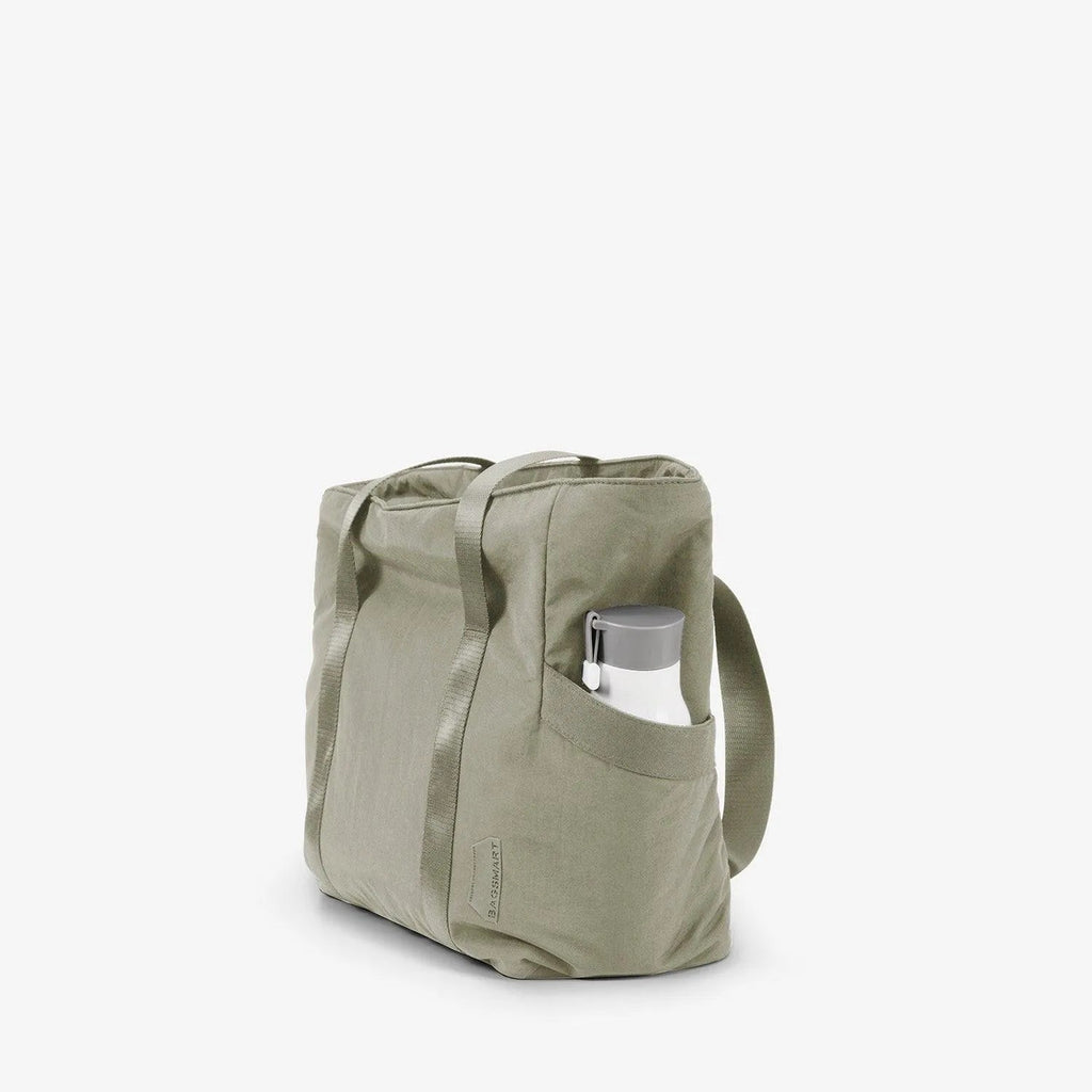 Zoraesque 18L-20L Tote