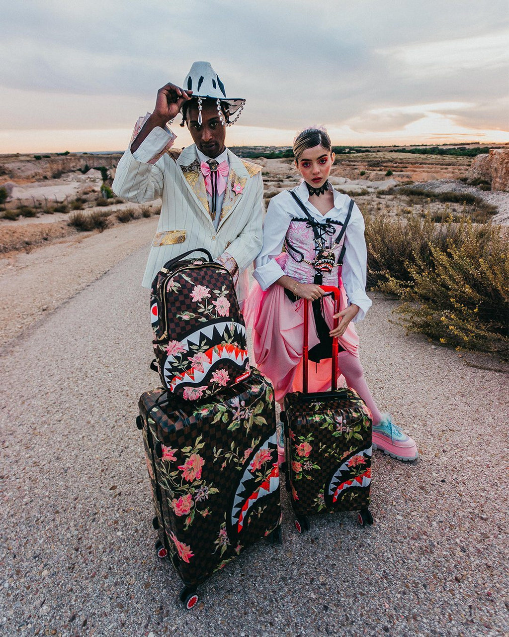 SHARKFLOWER 21.5? CARRY-ON SHARKNAUTICS LUGGAGE